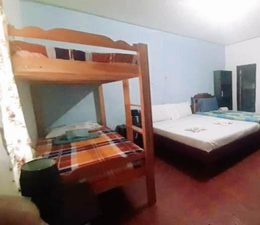 A&C Aquino Guesthouse Moalboal Bagian luar foto